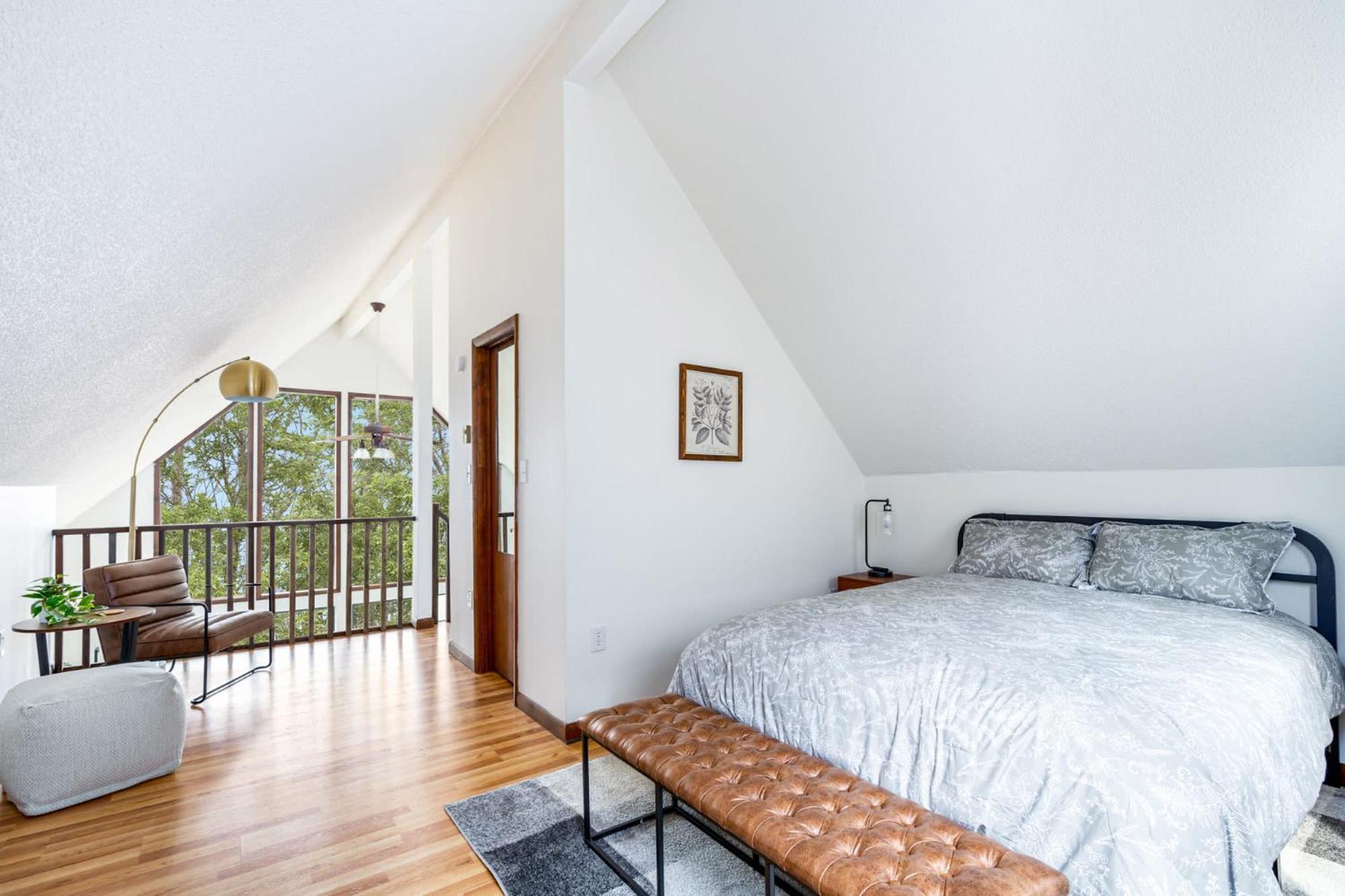 Modern Chalet Cabin W Hot Tub, Deck&Grill, & Wifi! Inwood Екстер'єр фото