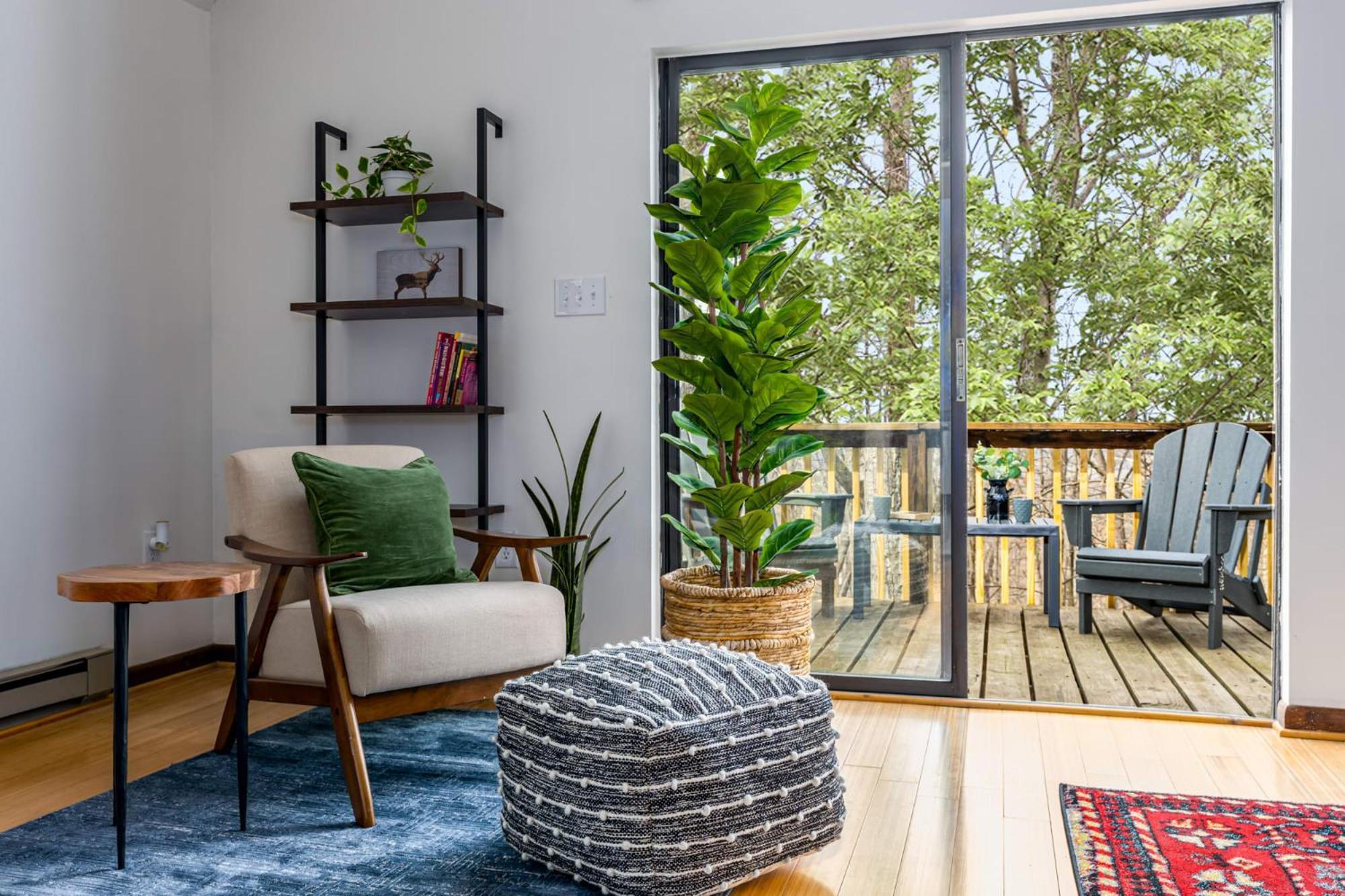 Modern Chalet Cabin W Hot Tub, Deck&Grill, & Wifi! Inwood Екстер'єр фото